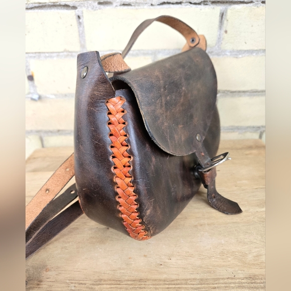 Vintage Handcrafted Leather Bag - Picture 4 of 13